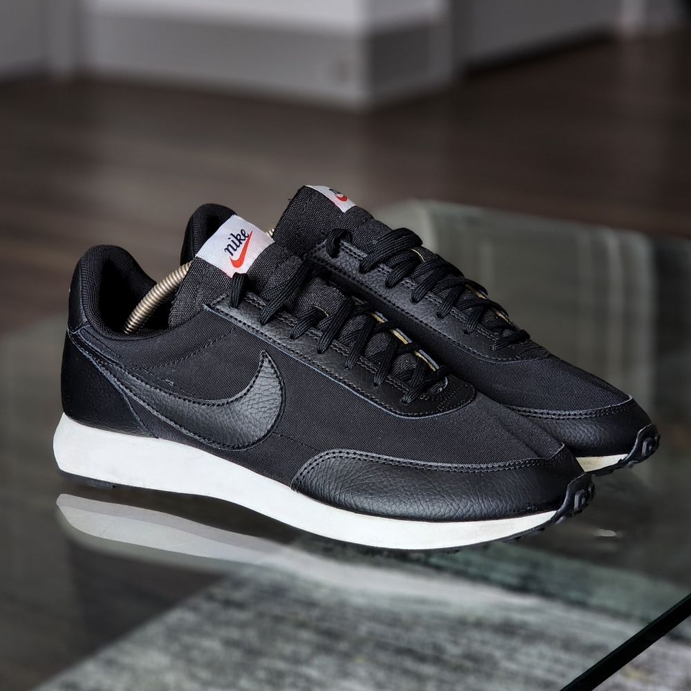 Nike Tailwind 79